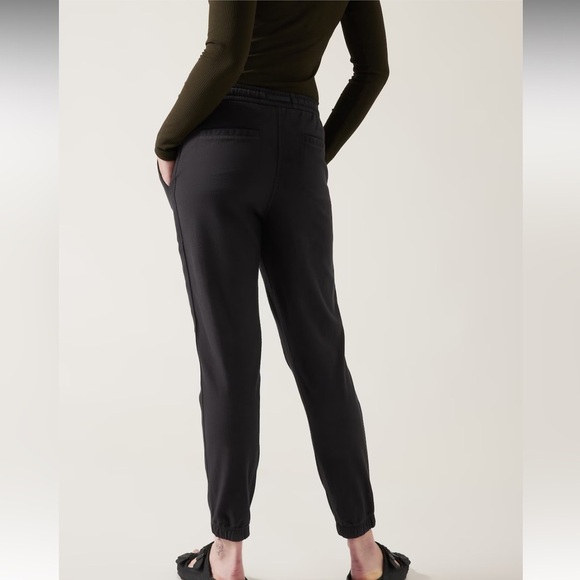 Athleta FARALLON Black Jogger Stretch Sweatpants Sz 2 - Picture 3 of 14